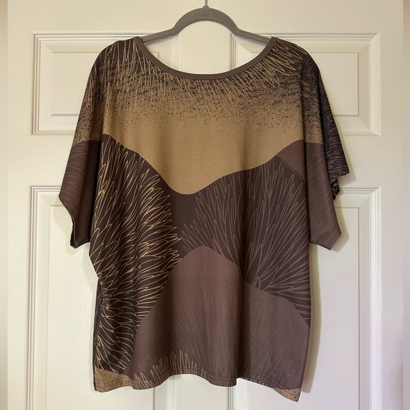 Kini Zamora, Scoop neck blouse (3XL but fits like XL) - Picture 2 of 4